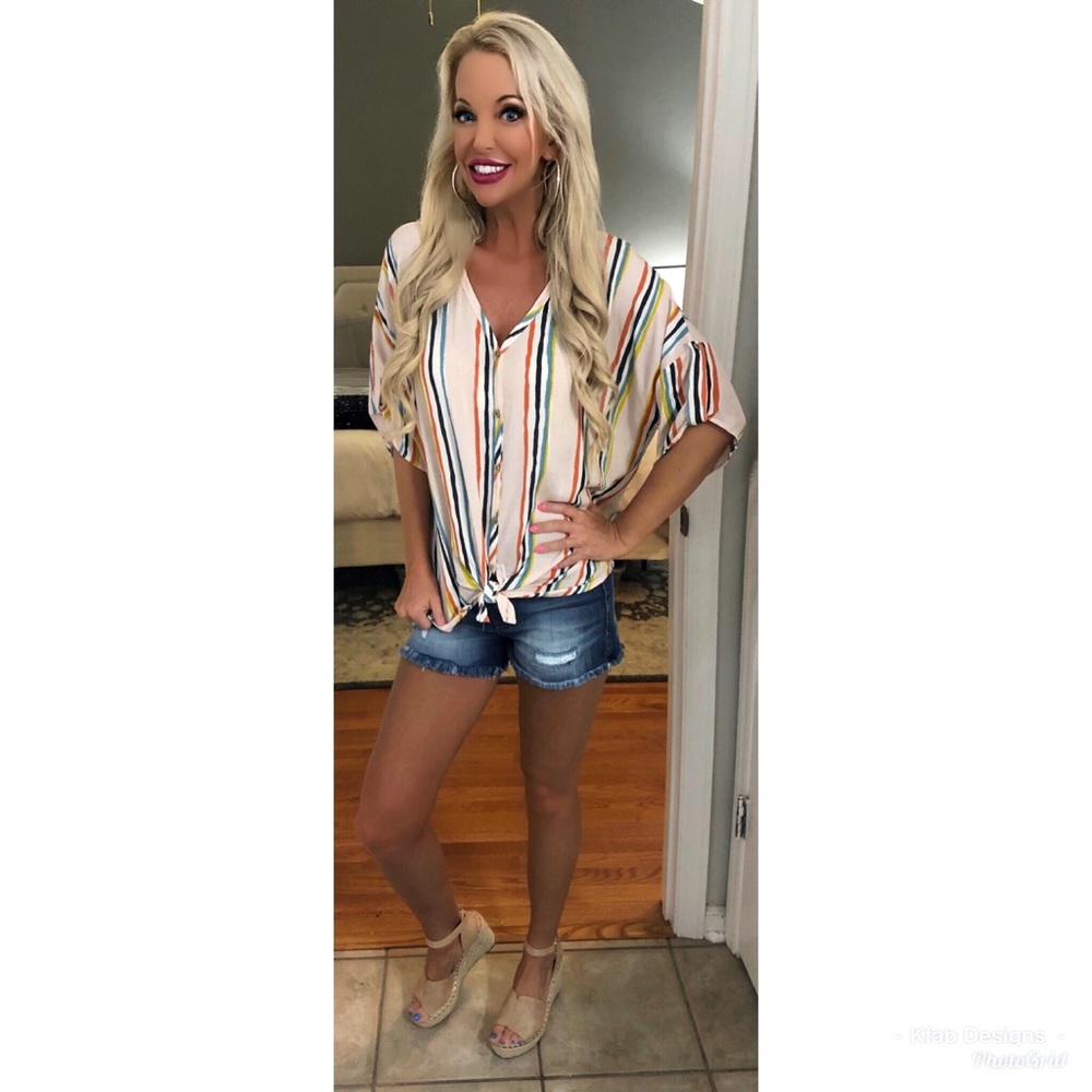 🛍LAST 3! Blush Tie Front Striped Top! - Picture 5 of 8